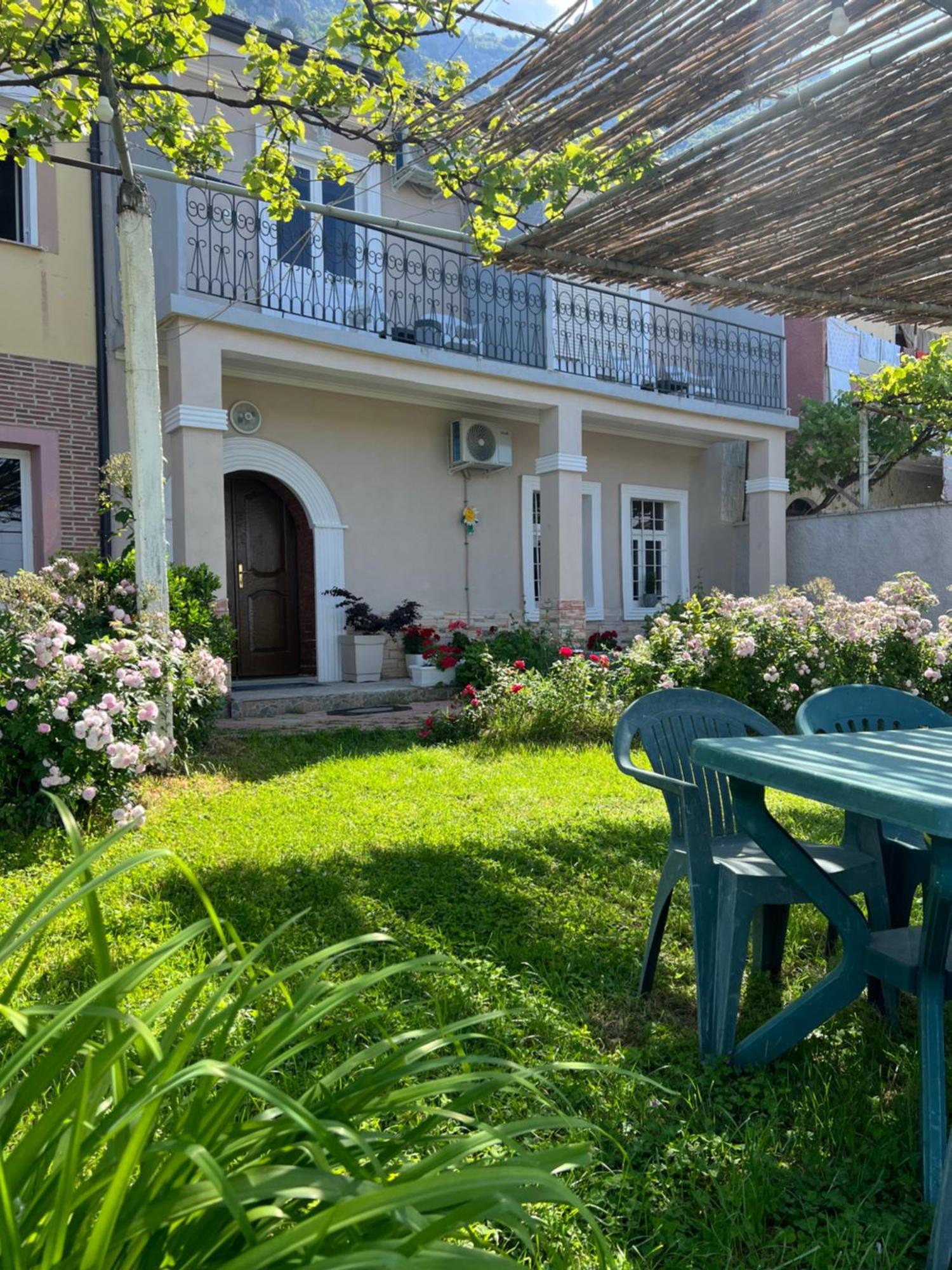 Garden Guni * Kruje